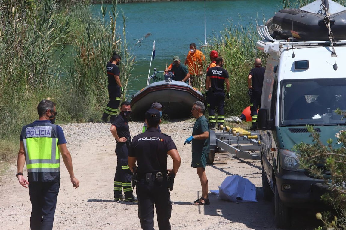 El hallazgo del cuerpo del joven desaparecido en el Lago Azul de Córdoba, en imágenes