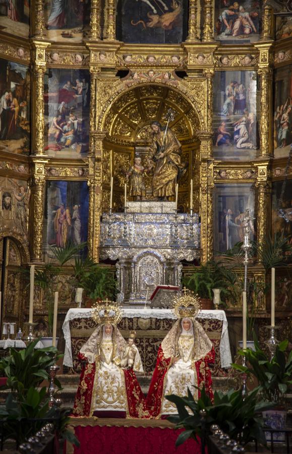 El altar de cultos de señora Santa Ana