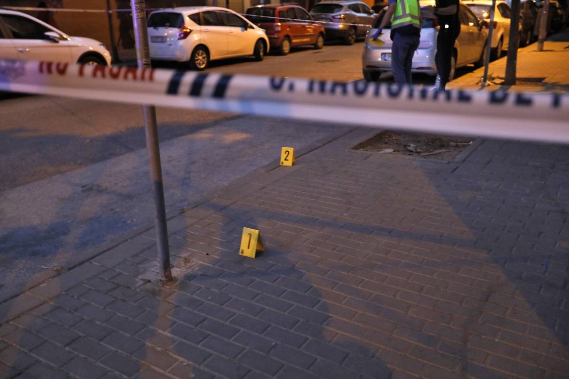 Así abatió la Policía Local de Sevilla a un atracador en un supermercado en Amate