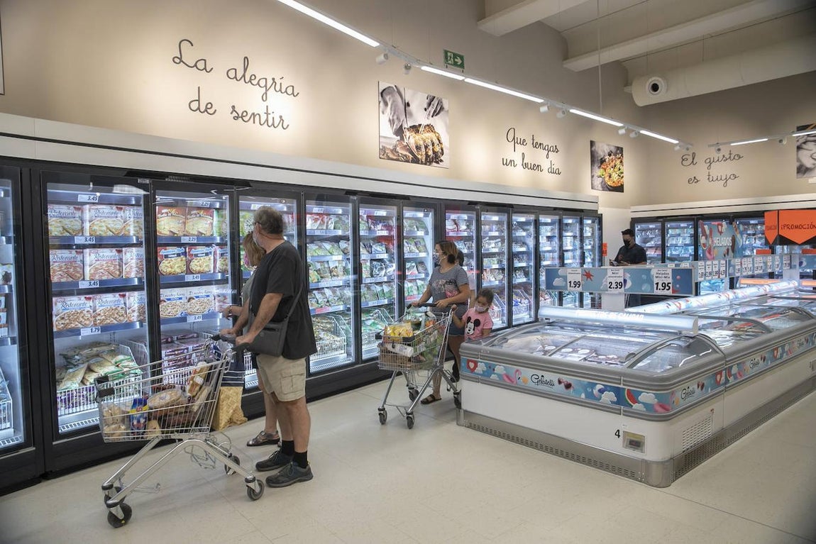 La apertura del nuevo supermercado Lidl de Córdoba, en imágenes