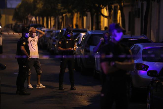 El barrio sevillano de El Cerro, conmocionado por la muerte violenta de un matrimonio vecino