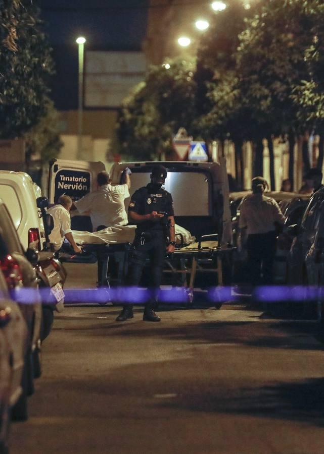 El barrio sevillano de El Cerro, conmocionado por la muerte violenta de un matrimonio vecino