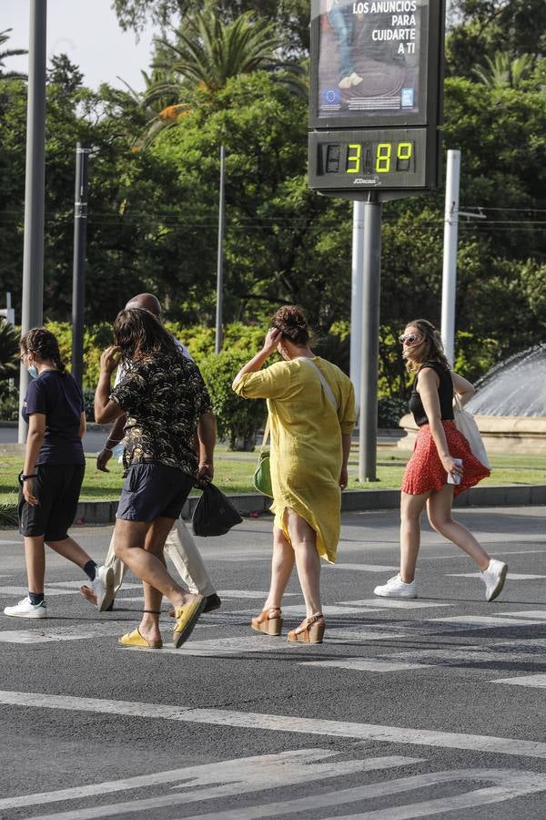 La ola de calor comienza a notarse por las calles de Sevilla