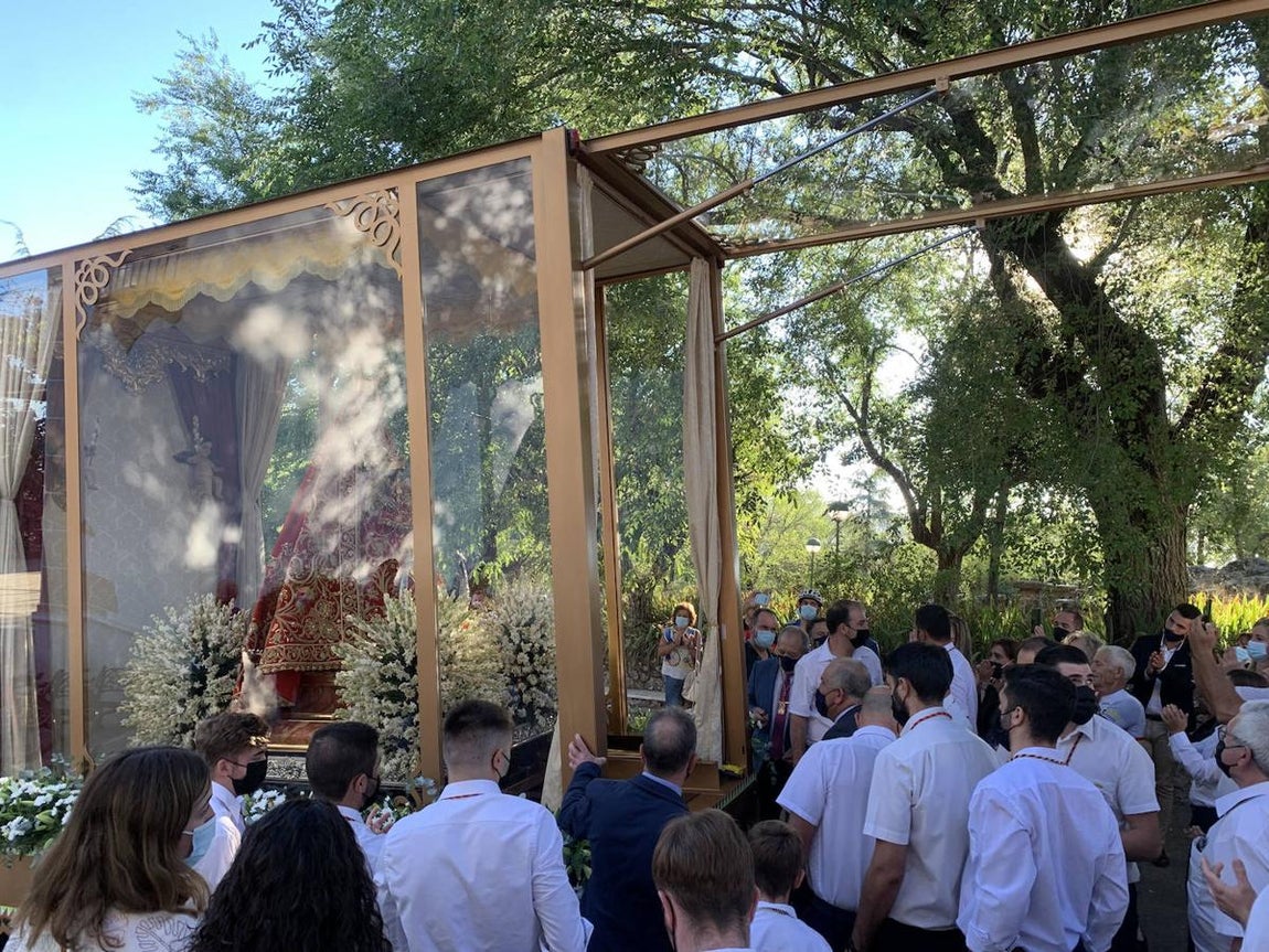 La &#039;Bajá&#039; de la Virgen de la Sierra en Cabra, en imágenes