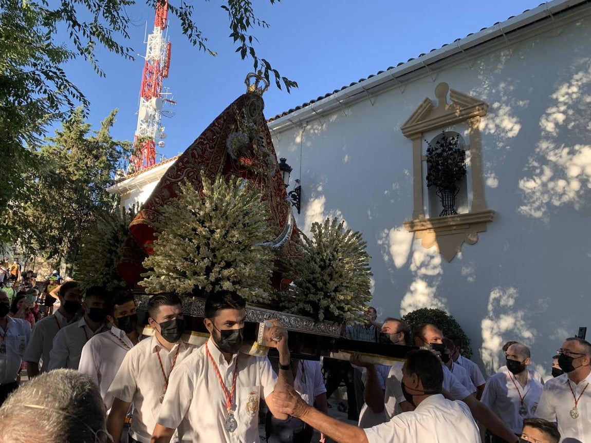 La &#039;Bajá&#039; de la Virgen de la Sierra en Cabra, en imágenes