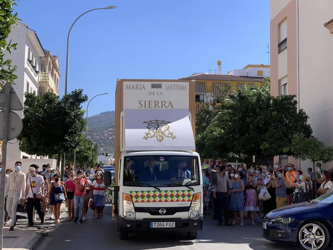 La &#039;Bajá&#039; de la Virgen de la Sierra en Cabra, en imágenes