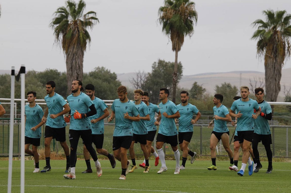 El entrenamiento del Córdoba CF en la festividad de la Virgen de la Fuensanta, en imágenes