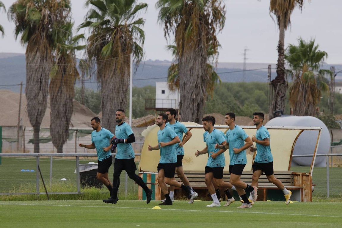 El entrenamiento del Córdoba CF en la festividad de la Virgen de la Fuensanta, en imágenes