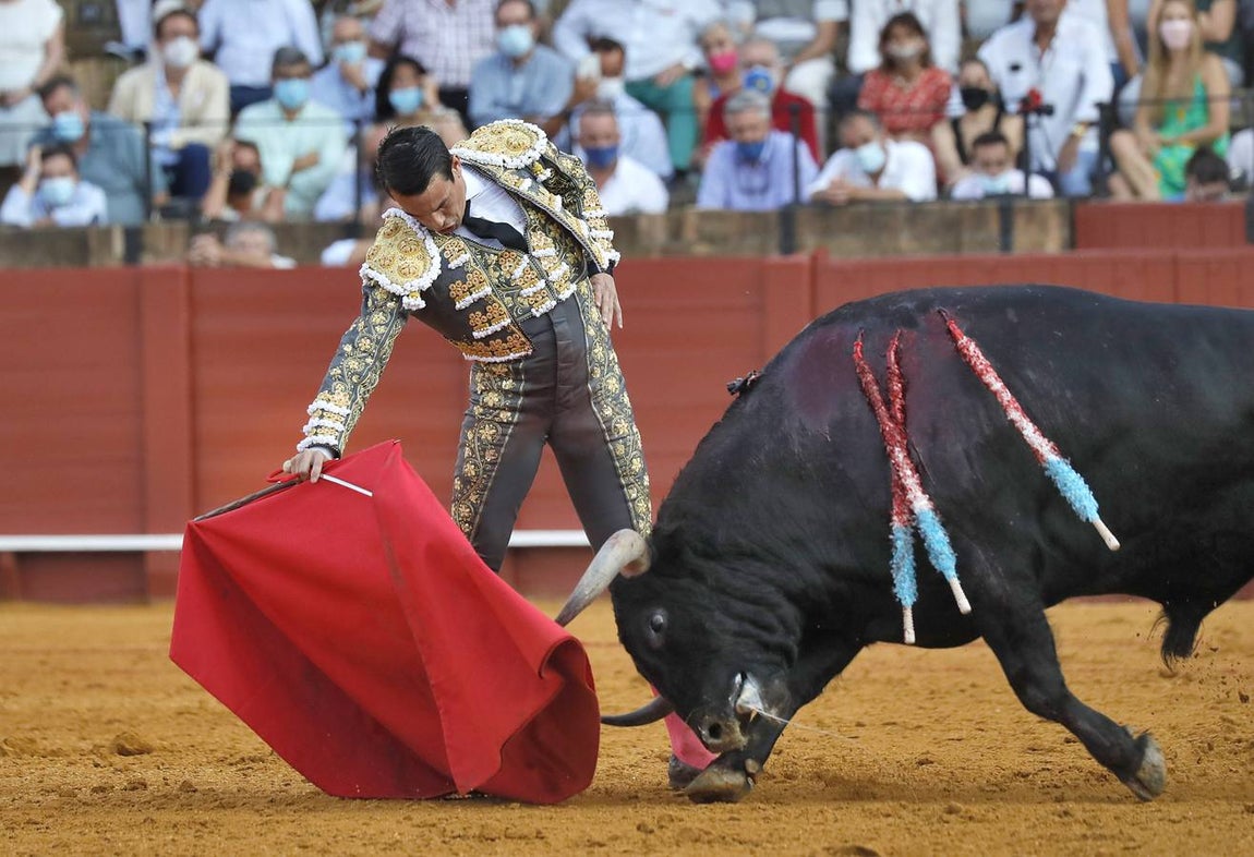 José María Manzanares, en un momento de su faena