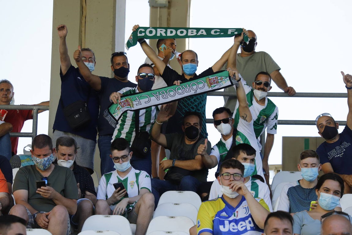 La alegría del Arcángel en la cuarta victoria del Córdoba CF ante el Don Benito