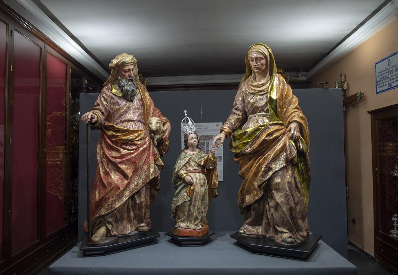 Imágenes de la restauración del misterio de la Sagrada Familia de la hermandad de la O