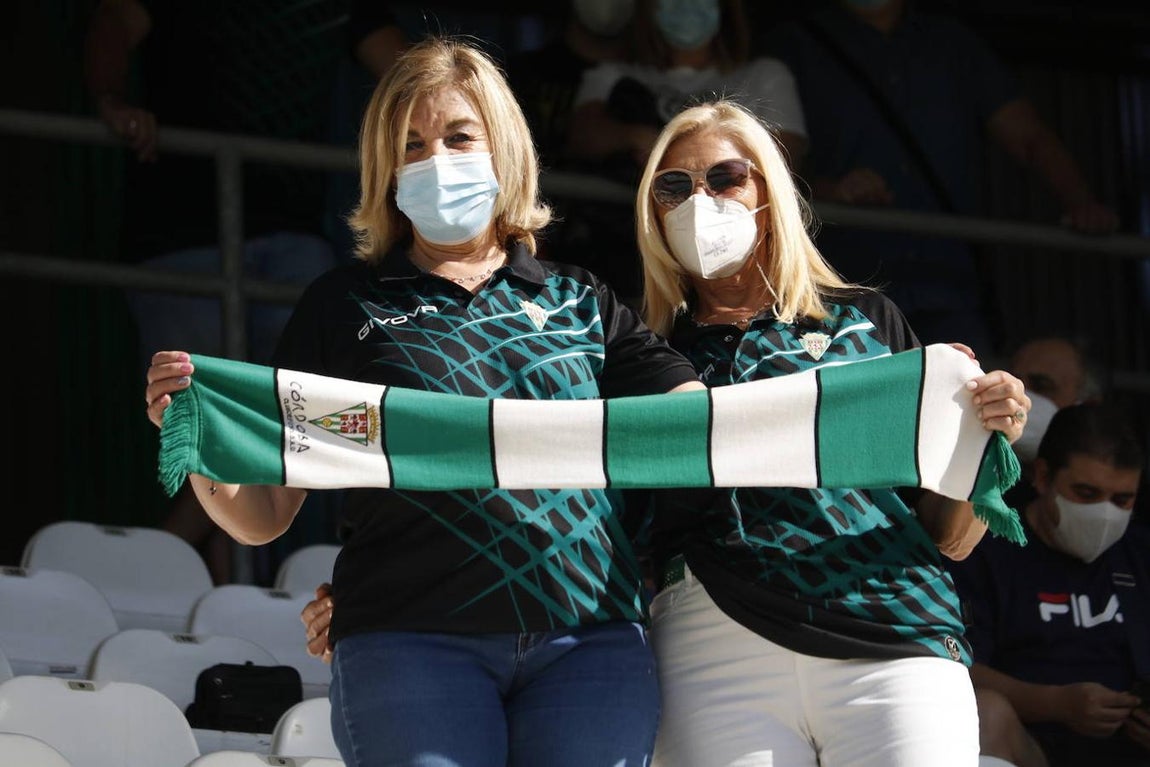 El ambiente en las gradas del Córdoba-San Fernando, en imágenes