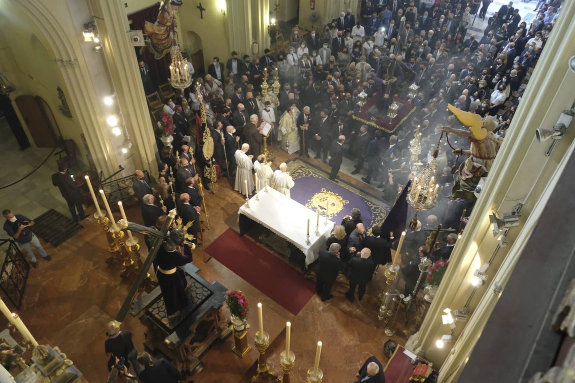 Salida del Gran Poder: El Señor llega a Los Gitanos