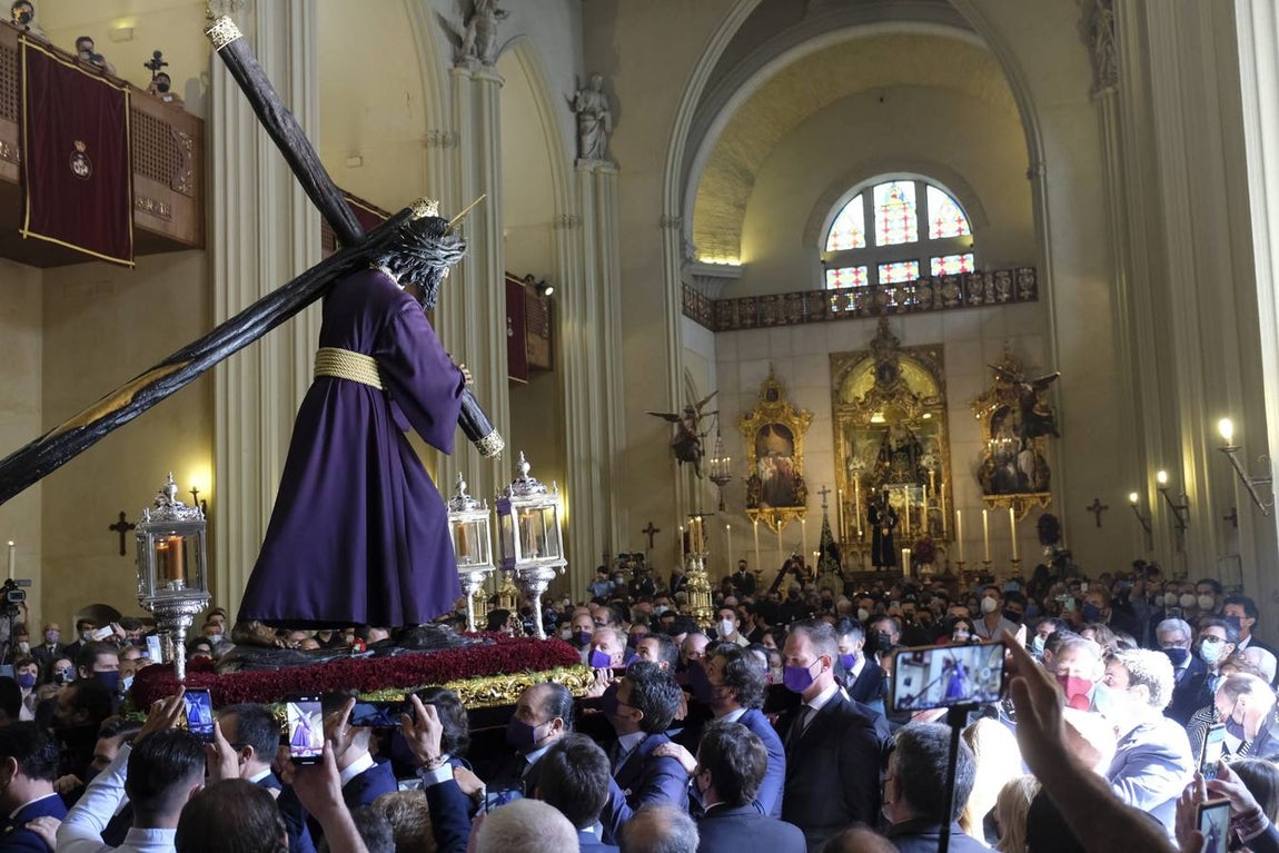 Salida del Gran Poder: El Señor llega a Los Gitanos