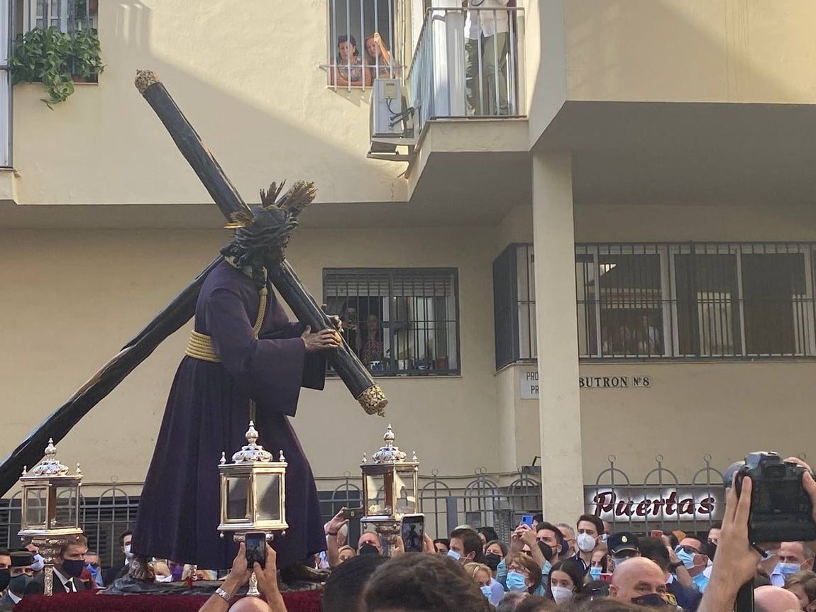 Salida del Gran Poder: El Señor llega a Los Gitanos