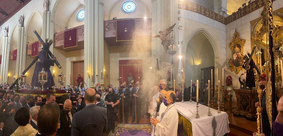 Salida del Gran Poder: El Señor llega a Los Gitanos