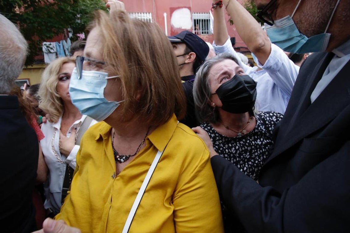 Salida del Gran Poder: Impresionante llegada del Señor a Tres Barrios, la espera termina