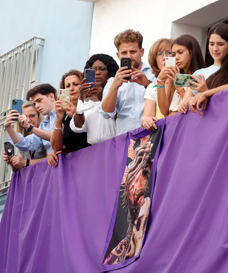 Salida del Gran Poder: Impresionante llegada del Señor a Tres Barrios, la espera termina