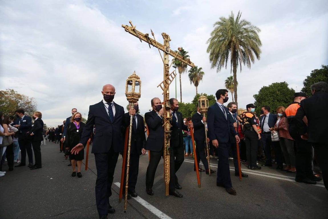 Salida del Gran Poder: Impresionante llegada del Señor a Tres Barrios, la espera termina