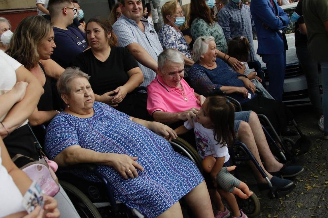 Salida del Gran Poder: Impresionante llegada del Señor a Tres Barrios, la espera termina