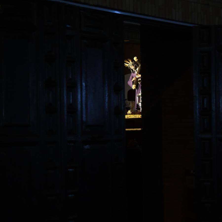 Las imágenes del Gran Poder en la parroquia de la Blanca Paloma