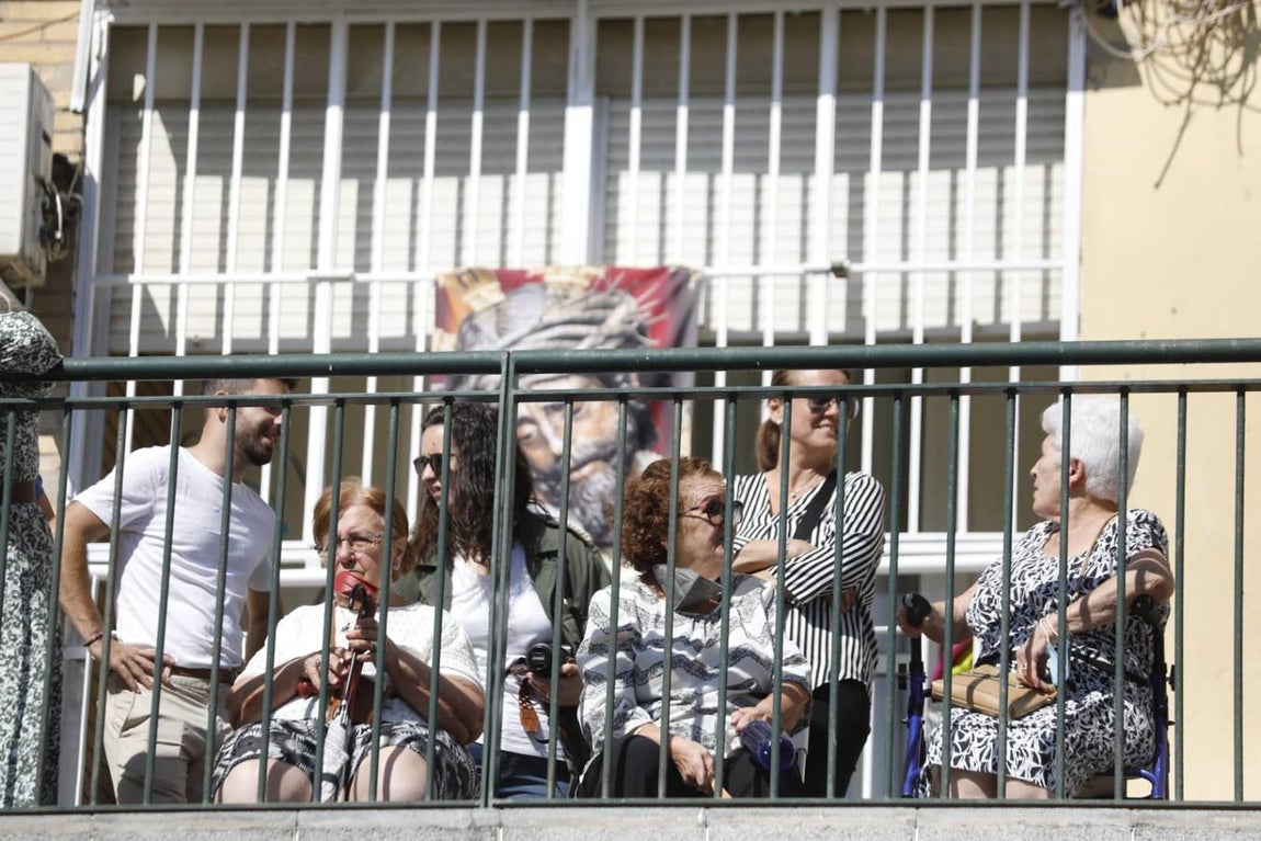 La histórica imagen del Gran Poder frente a la mezquita de Amate