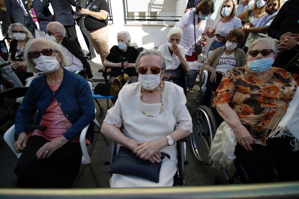 El Señor del Gran Poder por las calles del barrio de la Romería y Santa Aurelia