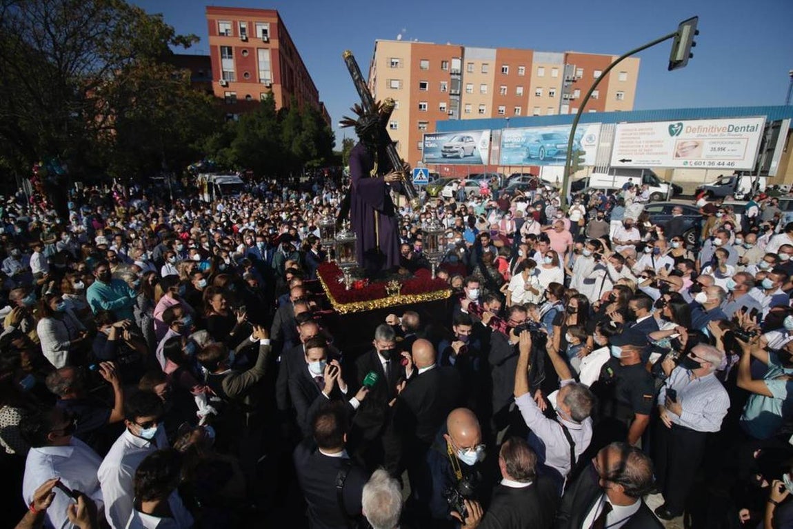 El Señor del Gran Poder por las calles del barrio de la Romería y Santa Aurelia