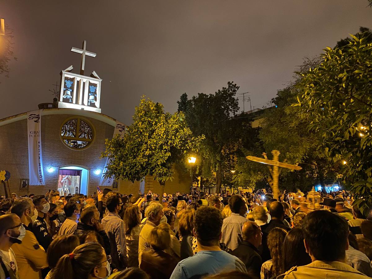 Escucha, Sevilla, el Gran Poder es tu único Señor
