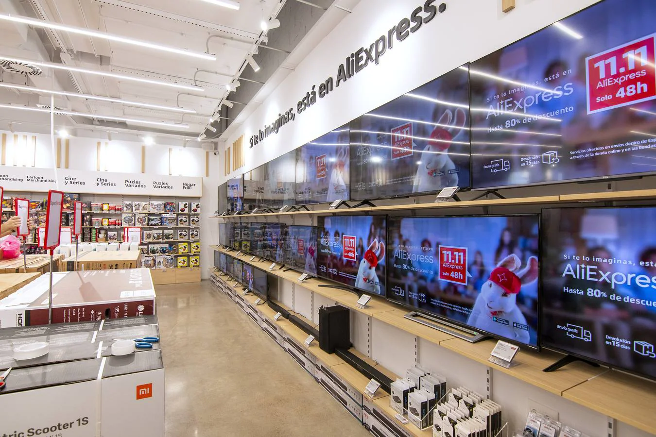 En imágenes, AliExpress inaugura su primera tienda en Sevilla