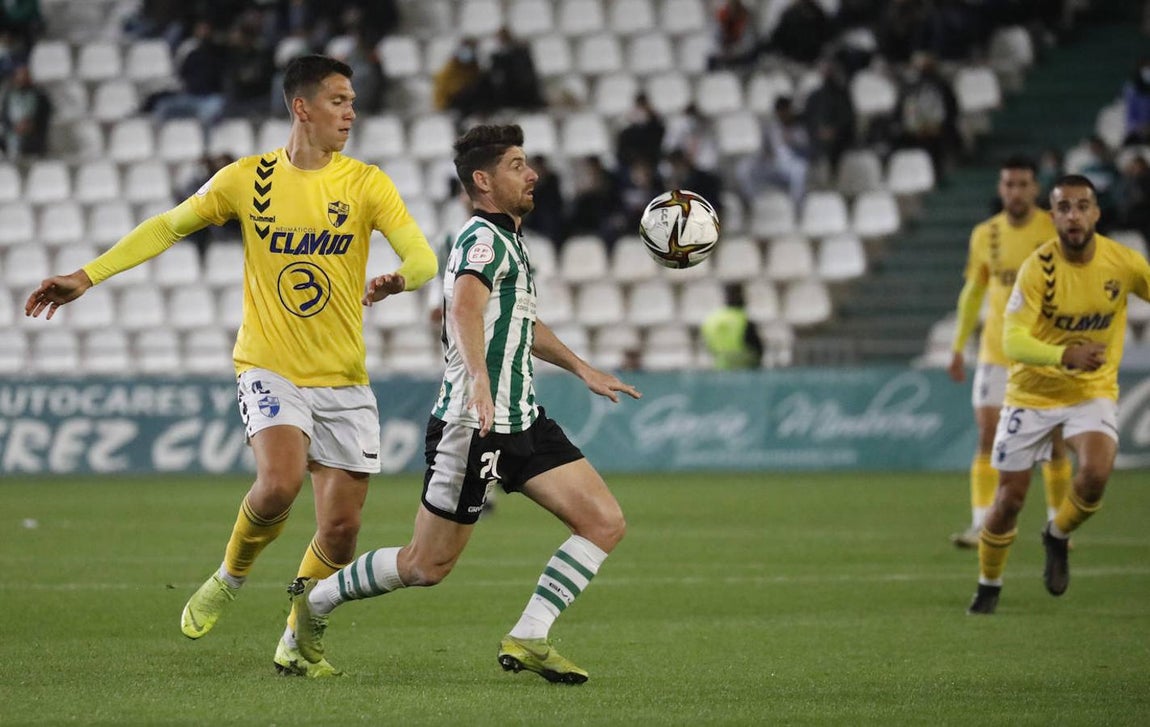 Las mejores imágenes y el ambiente en la grada del Córdoba CF - CD Ebro