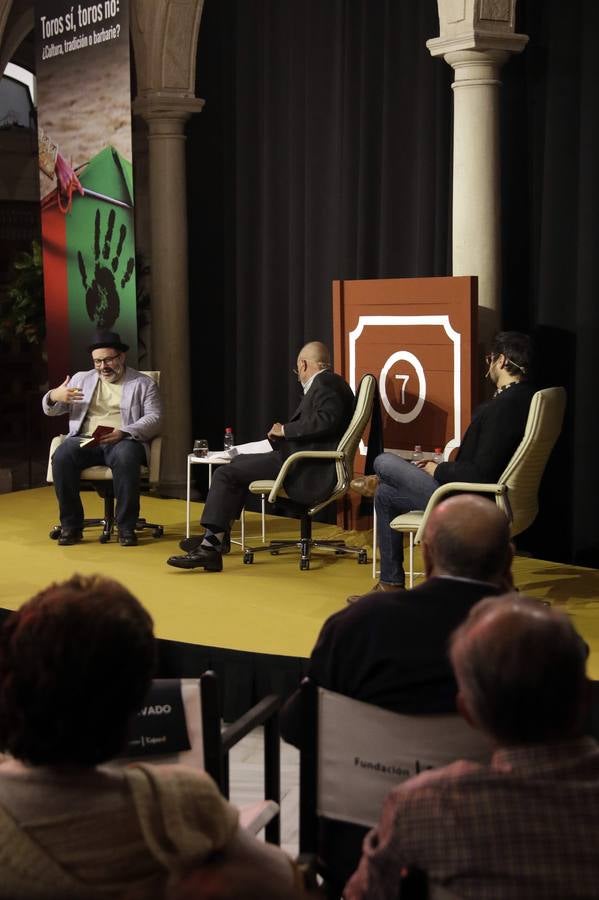 En imágenes, &#039;Toros sí, toros no: ¿cultura, tradición o barbarie?&#039; en el ciclo &#039;Letras de Sevilla&#039;