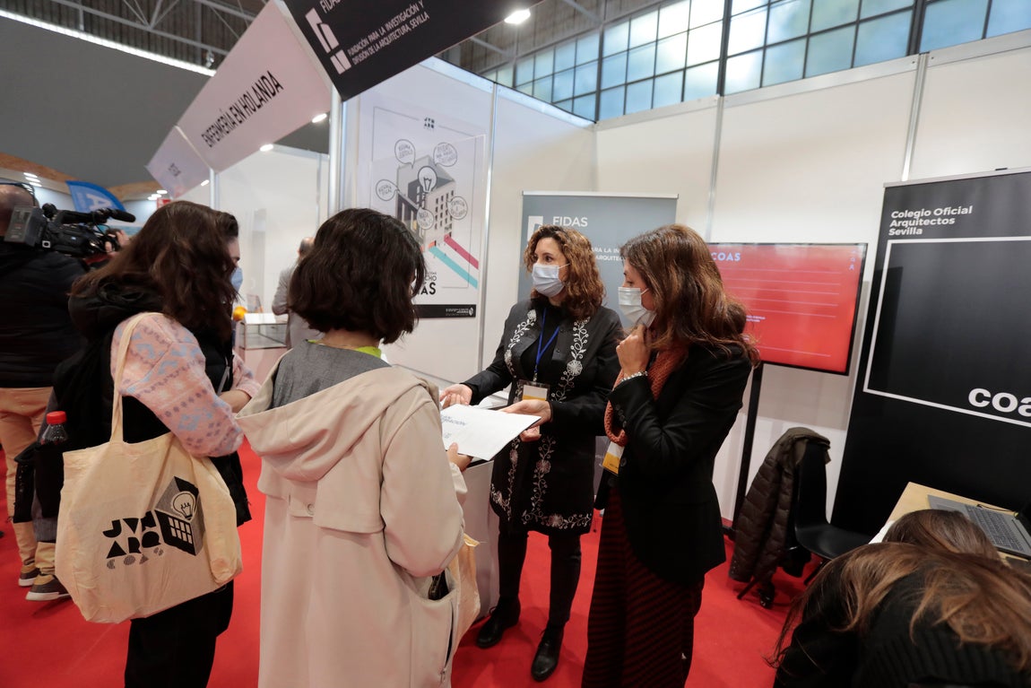 Se buscan universitarios en Sevilla para trabajar en el extranjero