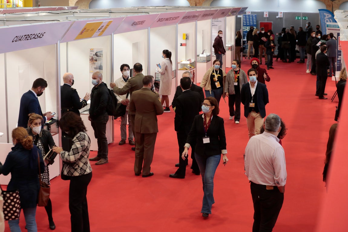 Se buscan universitarios en Sevilla para trabajar en el extranjero