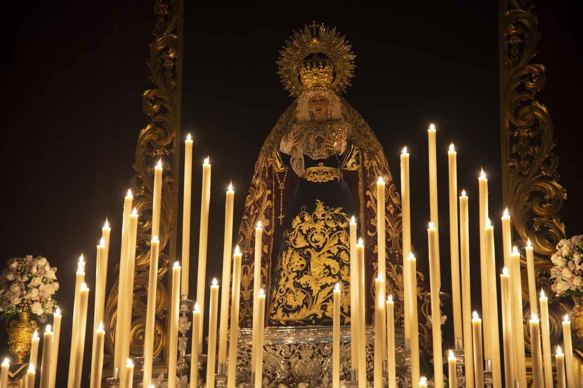 Imágenes del altar extraordinario de la Virgen del Refugio de San Bernardo