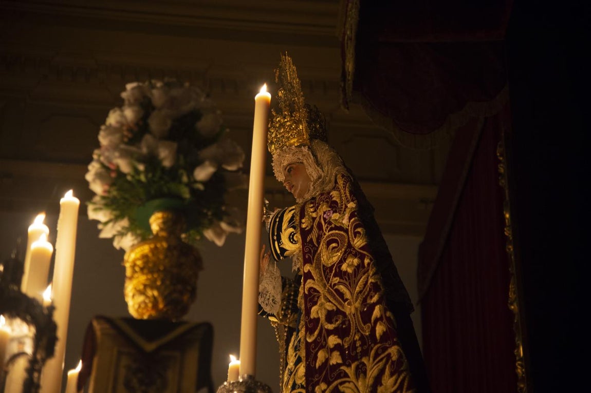 Imágenes del altar extraordinario de la Virgen del Refugio de San Bernardo