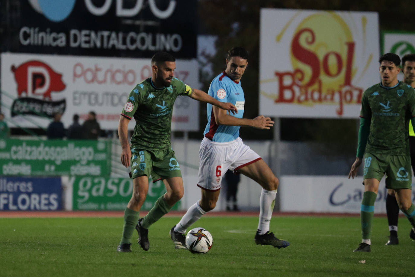 La decepción en el Córdoba CF tras caer ante el Villanovense, en imágenes