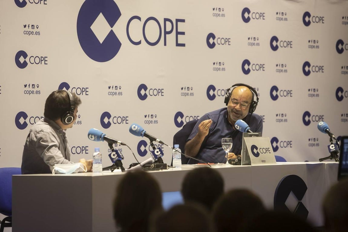 &#039;La Linterna&#039; de la Cope, en directo desde Córdoba, en imágenes