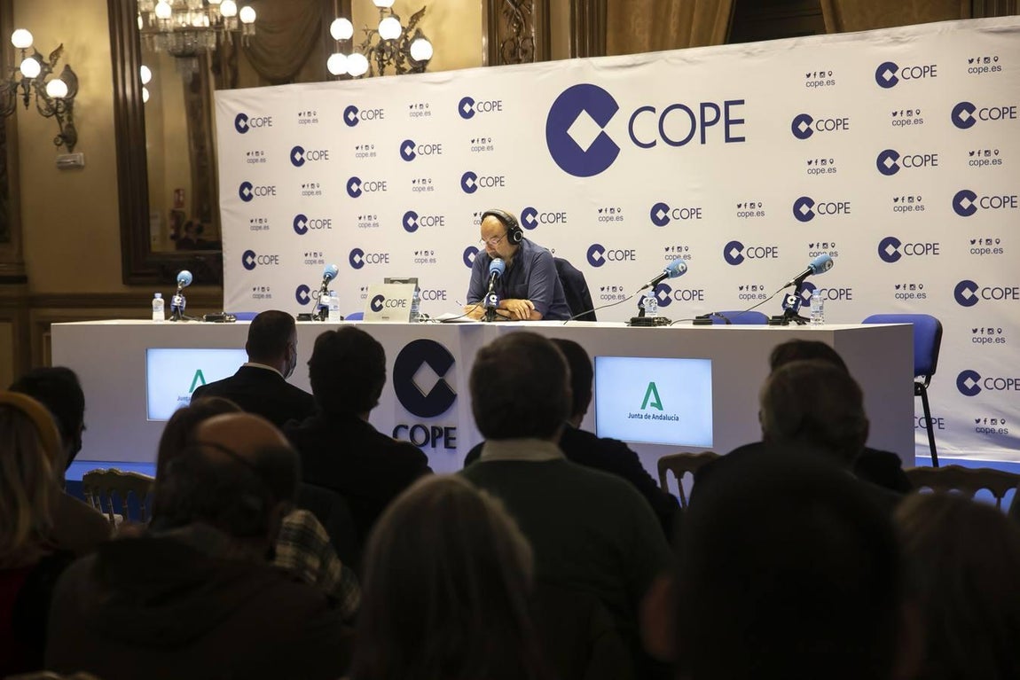&#039;La Linterna&#039; de la Cope, en directo desde Córdoba, en imágenes