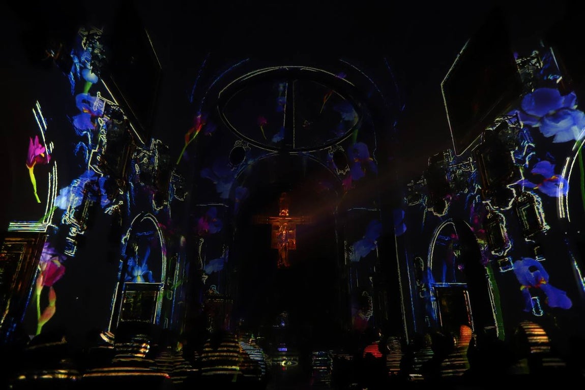 El mapping de la hermandad de la Paz de Córdoba, en imágenes