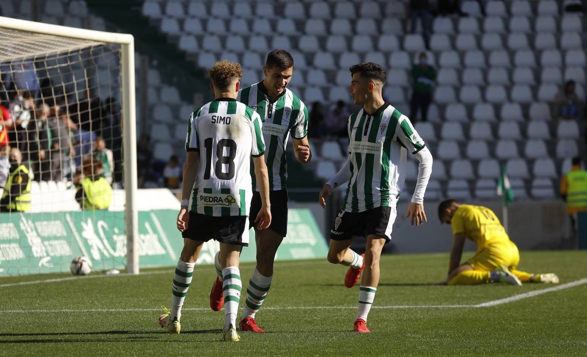 La goleada del Córdoba CF al Panadería Pulido San Mateo, en imágenes