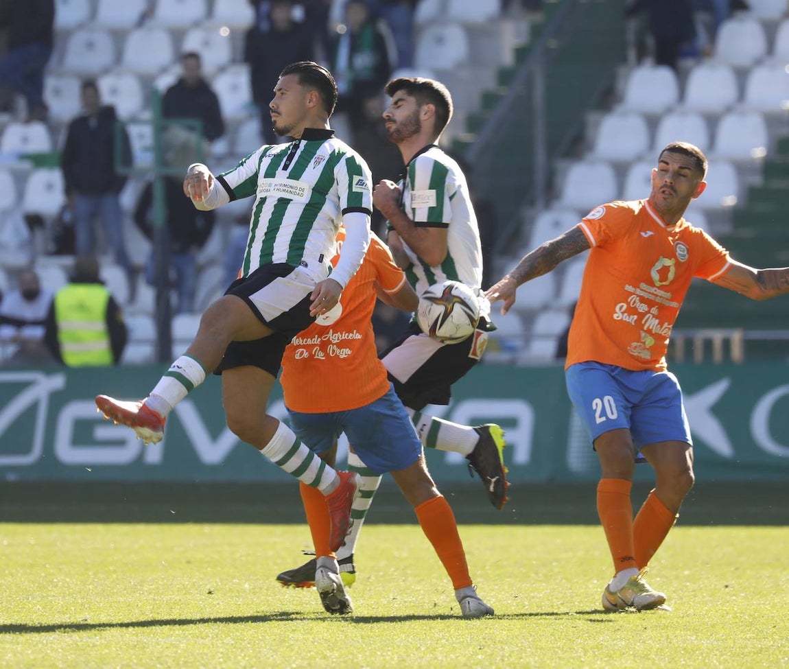 La goleada del Córdoba CF al Panadería Pulido San Mateo, en imágenes