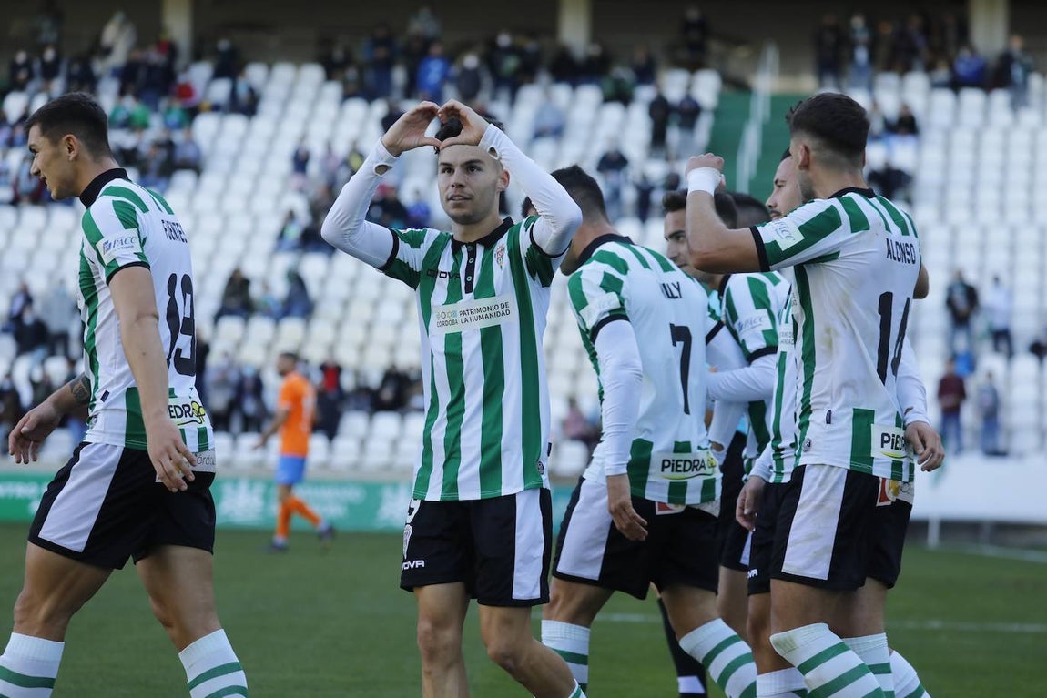 La goleada del Córdoba CF al Panadería Pulido San Mateo, en imágenes