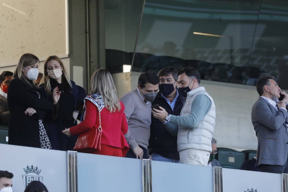 El excelente ambiente en la grada en el Córdoba CF - CD Coria, en imágenes