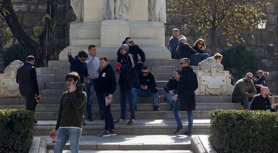 La afición croata empieza a dejarse ver por las calles de Sevilla