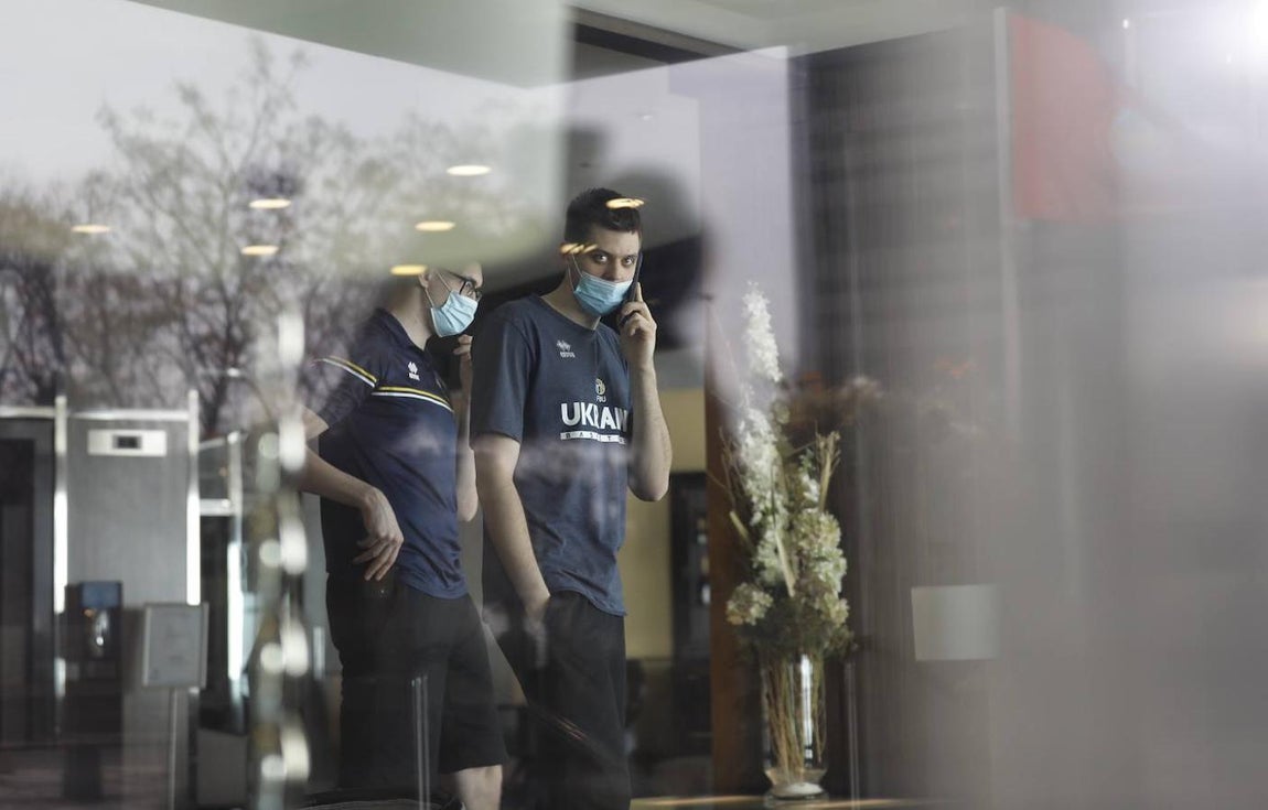 La incertidumbre de la selección de baloncesto de Ucrania en Córdoba, en imágenes