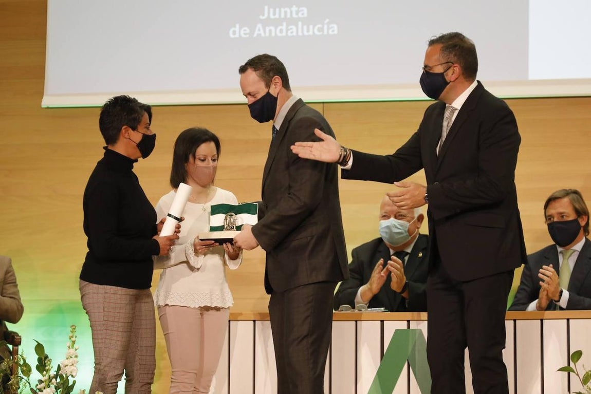 La entrega de las banderas de Andalucía en Córdoba, en imágenes