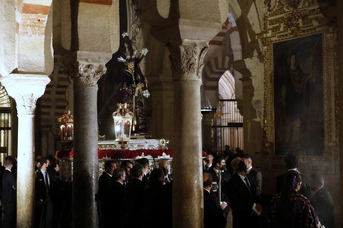 En imágenes, el Vía Crucis del Calvario en Córdoba (II)