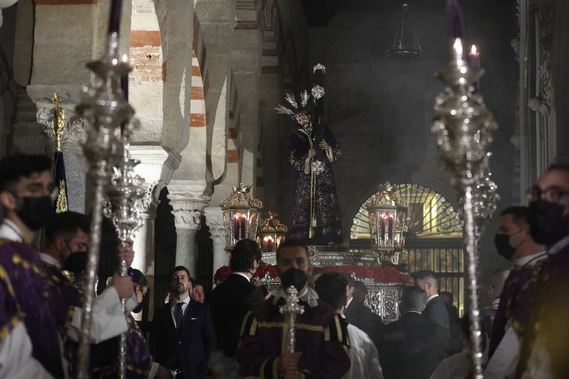 En imágenes, el Vía Crucis del Calvario en Córdoba (II)