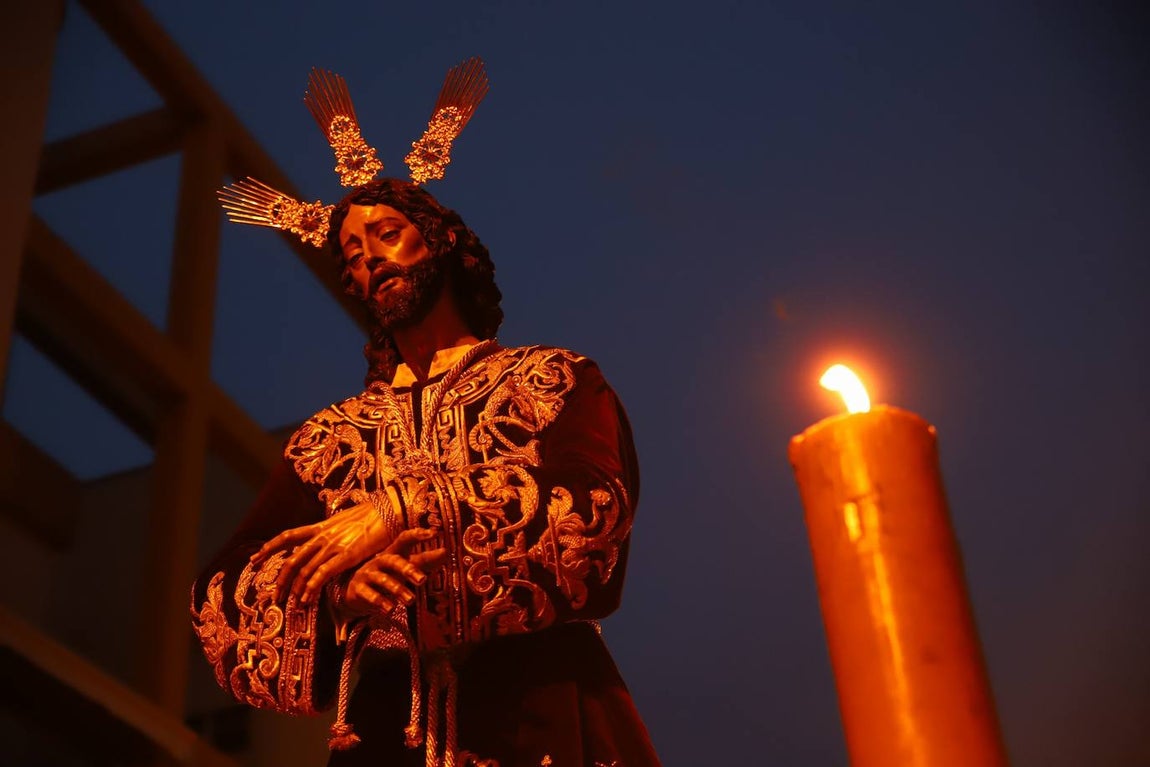 Los vía crucis de la Providencia y la Redención en Córdoba, en imágenes